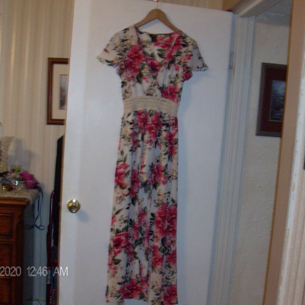 Rue 21 floral dress Jumper Shorts Maxi Dress. , WDress19